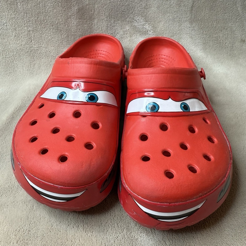 CROCS LIGHTNING McQueen 5 M 7 W limited Edition Disney *Broken Straps - Picture 3 of 10